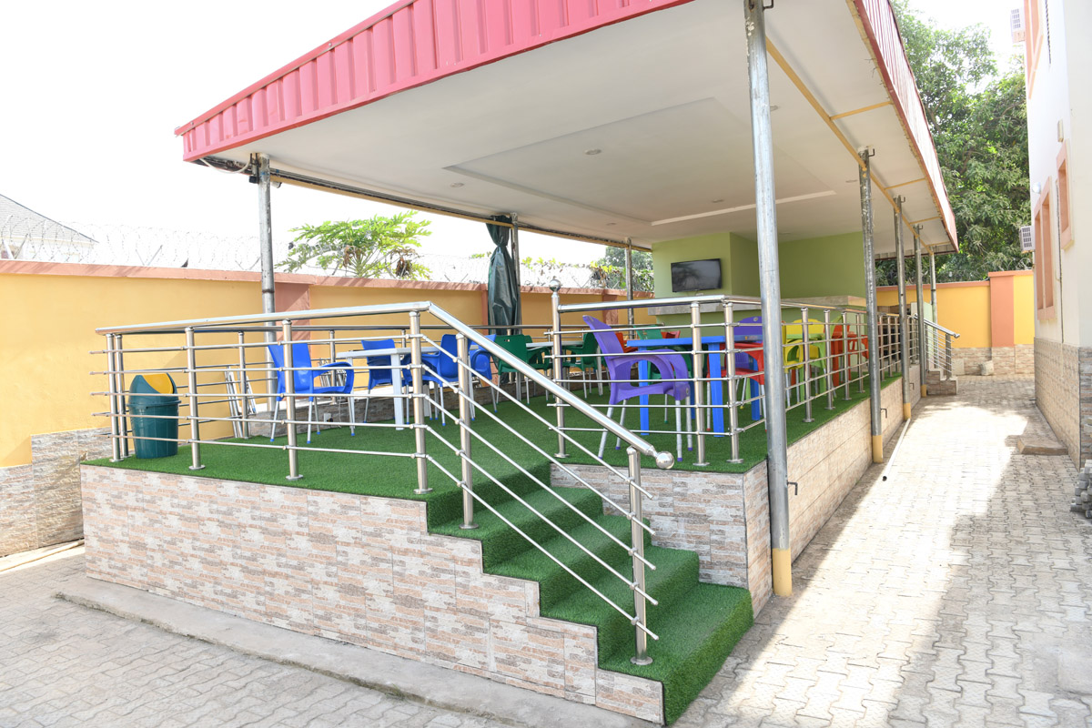 Carlton Apex outdoor lounge